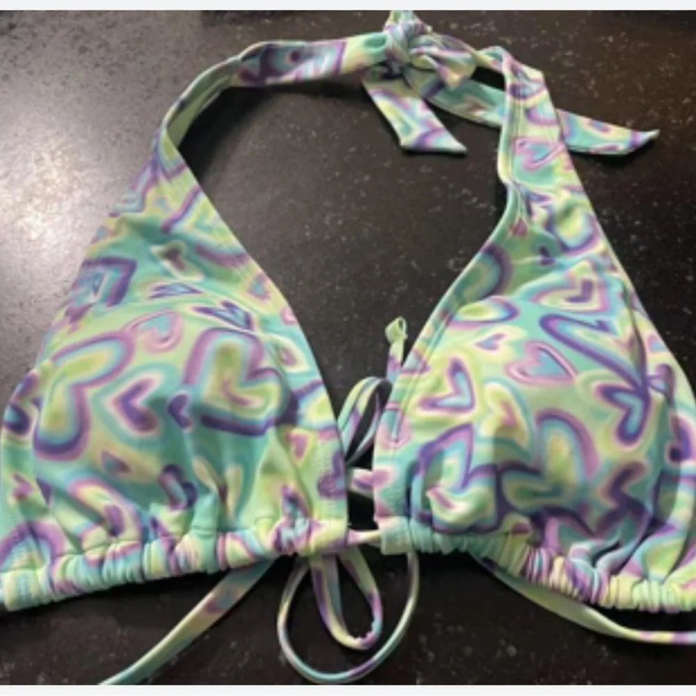 Wild fable heart patterned swim bra size small adjustable S